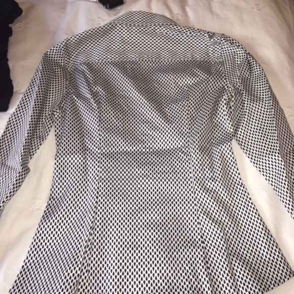 Lot of 2 dress button downs for women Banana Republic/Kennith Cole - Picture 4 of 12